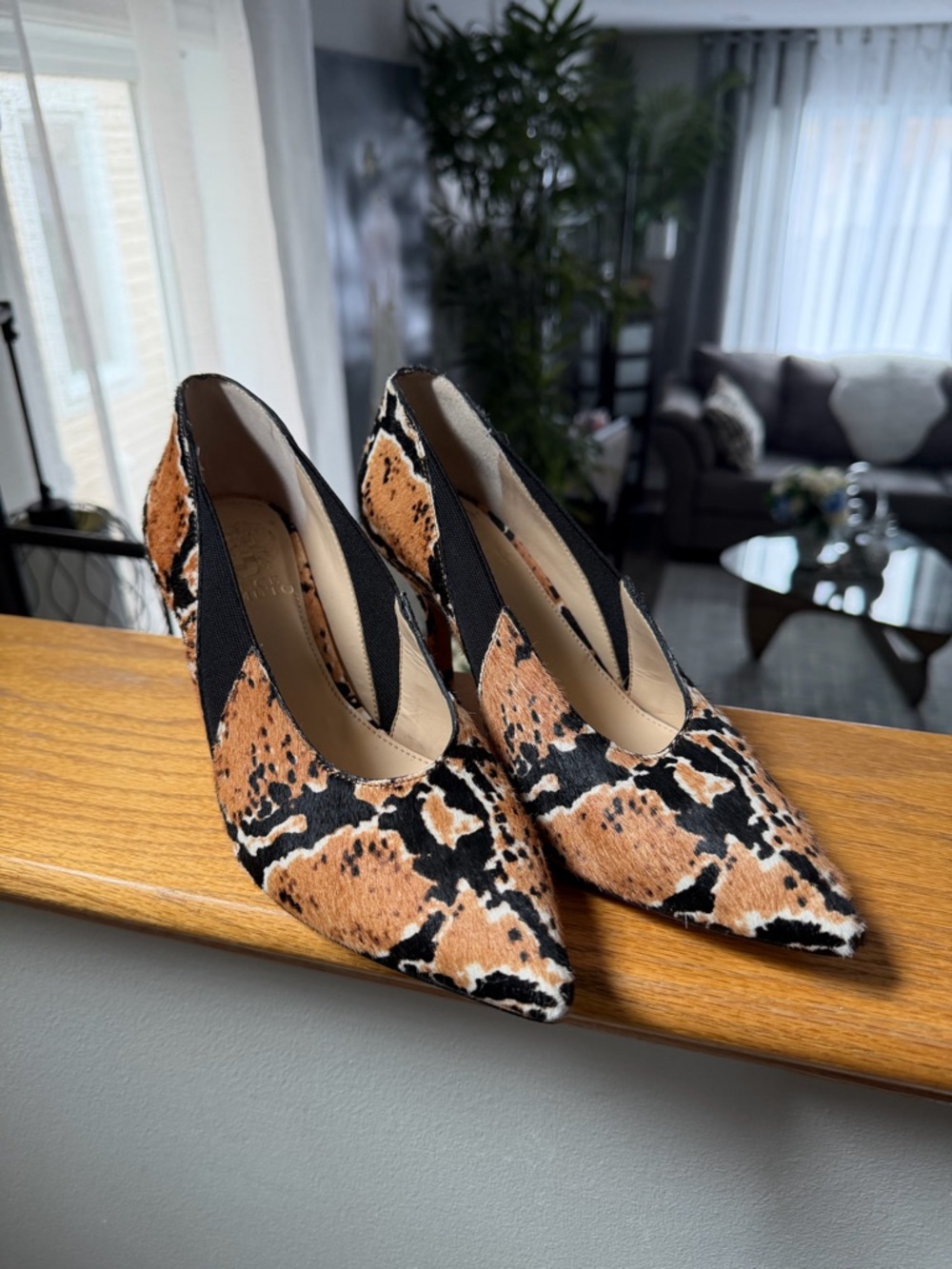 Animal print leather pump shoes by Vince Camuto with kitten heel,